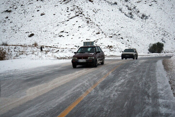 جاده‌های ۲۵ استان برفی و بارانی می‌شود