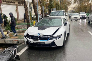 ببینید | بلایی که موتور هوندا سر بی‌ام‌و ۱۰ میلیاردی آورد