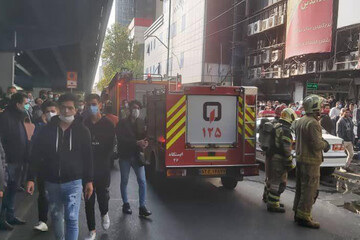 ببینید | آتش‌سوزی در مرکز خرید علاءالدین