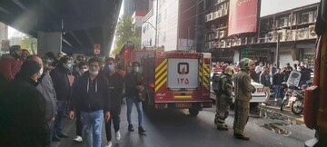 حادثه در یک مرکز تجاری واقع در خیابان جمهوری، تقاطع خیابان حافظ