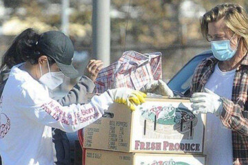 ببینید | درسی مهم برای سلبریتی‌های داخلی؛ کمک «برد پیت» به بی‌خانمان‌ها