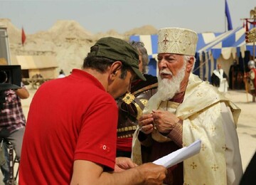 آخرین نقش‌آفرینی چنگیز جلیلوند جلوی دوربین؛ اسقف مسیحی در سریال «سلمان فارسی»