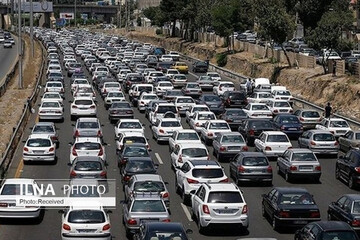 آخرین وضعیت ترافیکی و جوی در محورهای مواصلاتی کشور/ ترافیک نیمه سنگین در آزادراه قزوین-کرج