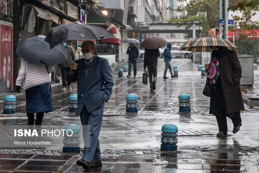 آسمان تهران برفی شد/ بارش باران در مناطق مختلف کشور