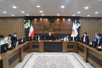 نشست بررسی موضوع قاچاق کالا و انبارهای پلمب شده درمنطقه آزاد قشم برگزار شد