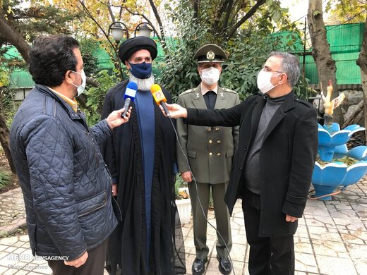 حضور وزیر دفاع در منزل شهید فخری زاده