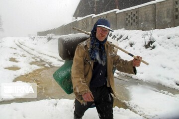 تلاش راهداران برای بازگشایی جاده کوهستانی پونل به گردنه الماس