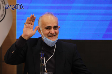 تصاویر | قاب تاریخی: خلع ید ابدی از وزیر ورزش در مجمع فدراسیون فوتبال!
