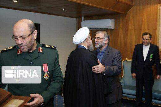 نشان خدمت برجام بر سینه فخر ایران