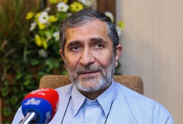 بنی صدر با لباس نظامی و تکبر گفت ۱۶ مورد دروغ گفتید /اجرای یک ملاقات اثرگذار با امام (ره)