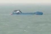 ببینید | لحظه غرق شدن کشتی ایرانی در نزدیکی بندر ام‌قصر عراق