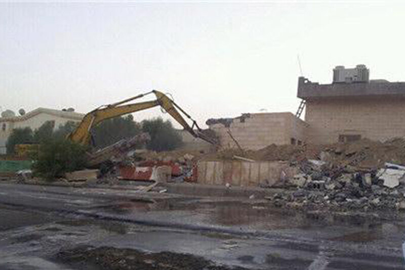 ببینید | سعودی‌ها در پی تخریب مسجد امام حسین (ع)