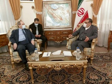 هشدار شمخانی درباره گسترش هسته‌های تروریستی داعش با پشتیبانی آمریکا 