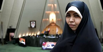خانم نماینده ای که مثل احمدی نژاد متوهم است/ ظاهرا برخی افراد حاشیه امن دارند!