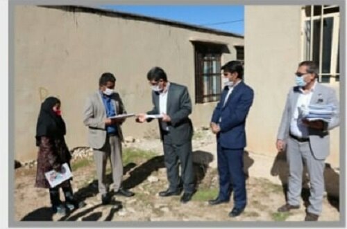 توزیع درسنامه های آموزشی در مدارس روستایی شهرستان بویراحمد 