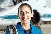 ببینید | نخستین زنی که قرار است پا بر کره ماه بگذارد، این خانم ایرانی الاصل است
