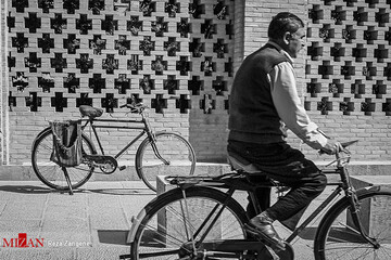 تصاویر | خاطره‌بازی شیرین با دوچرخه‌های قدیمی اصفهان