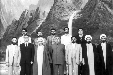 ببینید | تصویری از سفر مرحوم آیت‌الله یزدی و حسن روحانی به کره‌شمالی