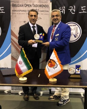 اهتزاز پرچم ایران وخوزستان در اروپا 