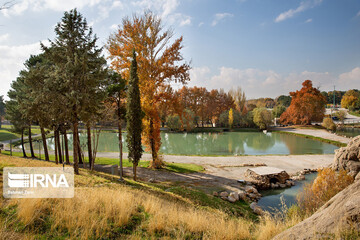 تصاویر | گوشه‌ای از بهشت ایرانی؛ پاییز «طاق بستان» کرمانشاه