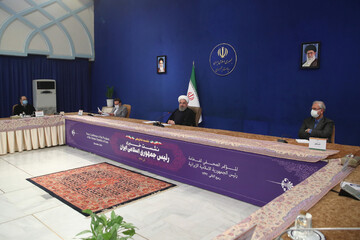 روحانی: نمی‌گذاریم پایان تحریم‌ها به تأخیر بیفتد/چرا حمله کنندگان به دولت تشویق می‌شوند؟