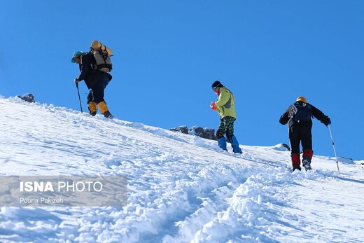 صعود به قله الوند