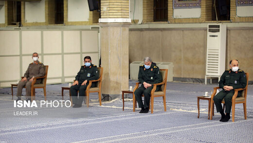 دیدار دست‌اندرکاران مراسم سالگرد شهادت حاج قاسم سلیمانی با مقام معظم رهبری
