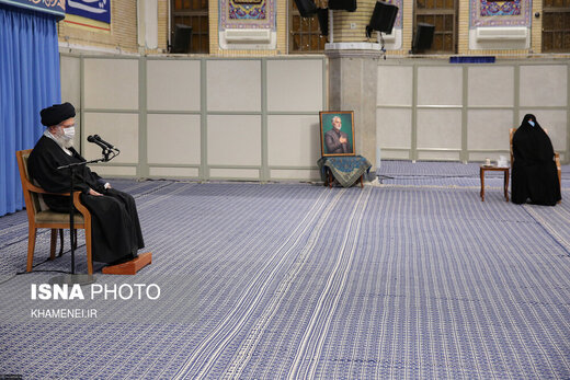 دیدار دست‌اندرکاران مراسم سالگرد شهادت حاج قاسم سلیمانی با مقام معظم رهبری