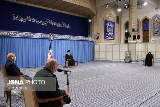 دیدار دست‌اندرکاران مراسم سالگرد شهادت حاج قاسم سلیمانی با مقام معظم رهبری