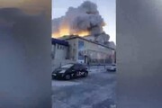 ببینید | آتش‌سوزی بزرگ در فرودگاه مرزی روسیه با چین