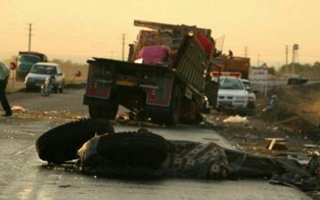 انحراف کامیون در تاکستان ۳کشته بر جای گذاشت