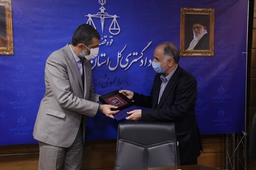اراده نامرئی برای عدم شفافیت در حوزه املاک شهرداری کرج وجود دارد