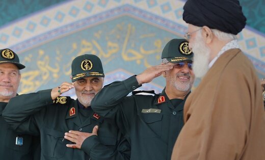 پوستر معنادار سایت رهبر انقلاب درباره سردار سلیمانی