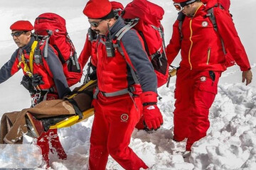 کشف جسد هشت کوهنورد در ارتفاعات تهران/ توقف عملیات جستجو به دلیل شرایط جوی
