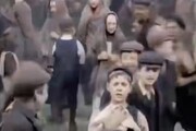 ببینید | پوشش جالب زنان انگلیسی در ۱۲۰ سال پیش