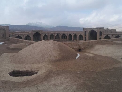 پایان مرمت اضطراری بام کاروانسرای شاه‌عباسی آهوان