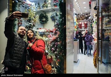 حال و هوای کریسمس درخیابان های تهران