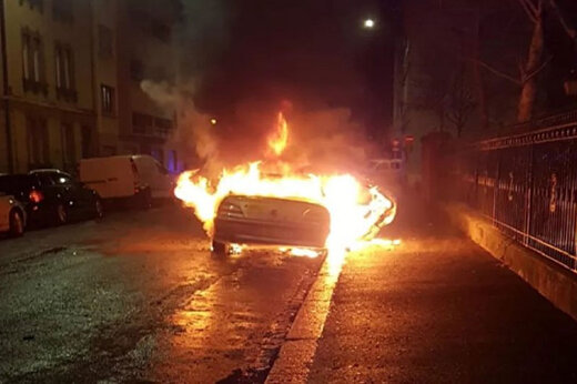 ببینید |  به آتش کشیدن 30 خودرو در استراسبورگ فرانسه در خشونتهای شب سال نو