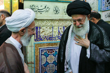 تصاویری از آیت‌الله مصباح یزدی در کنار رهبر انقلاب