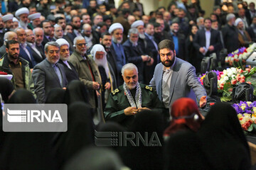 تصاویر آرشیوی به مناسبت نخستین سالگرد شهادت سردار سلیمانی