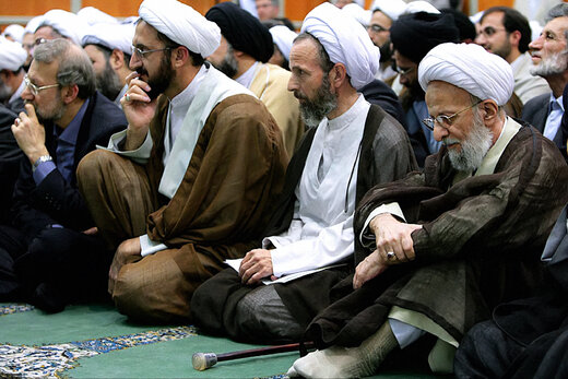 تصاویری از آیت‌الله مصباح یزدی در کنار رهبر انقلاب