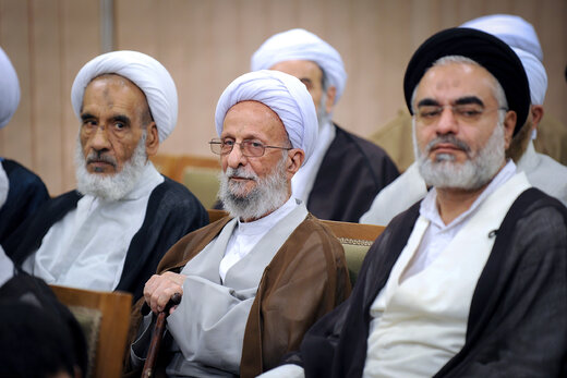 تصاویری از آیت‌الله مصباح یزدی در کنار رهبر انقلاب