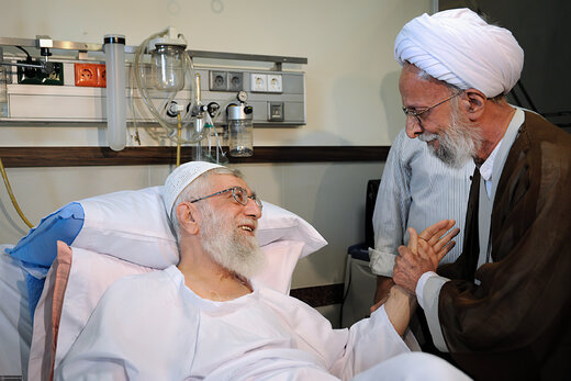 تصاویری از آیت‌الله مصباح یزدی در کنار رهبر انقلاب