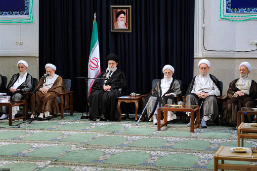 تصاویری از آیت‌الله مصباح یزدی در کنار رهبر انقلاب