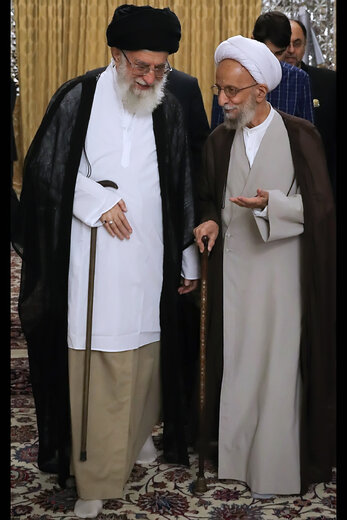 تصاویری از آیت‌الله مصباح یزدی در کنار رهبر انقلاب