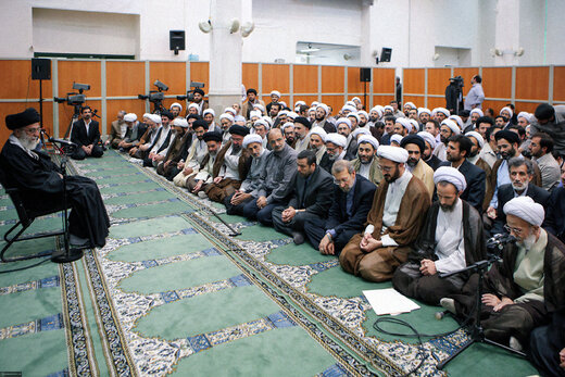 تصاویری از آیت‌الله مصباح یزدی در کنار رهبر انقلاب