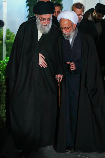 تصاویری از آیت‌الله مصباح یزدی در کنار رهبر انقلاب