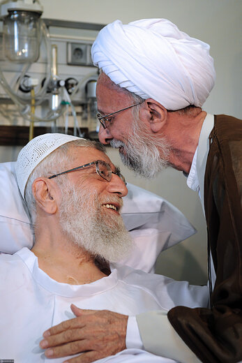 تصاویری از آیت‌الله مصباح یزدی در کنار رهبر انقلاب