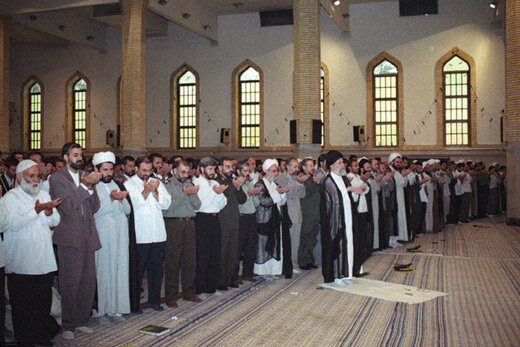 تصاویری از آیت‌الله مصباح یزدی در کنار رهبر انقلاب