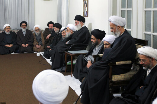 تصاویری از آیت‌الله مصباح یزدی در کنار رهبر انقلاب